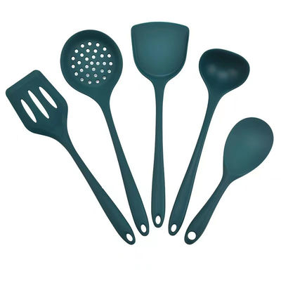 satın al Toptan Piyasa Gıda Sınıfı Yumuşak Yeşil Isıya Dayanıklı Masa Cihazları Yapışkanlıktan Yoksun Çömlek Mutfağı Karıştırma Kızartma Spatula Sızıntılı Kaşık 5 Parça Set online manufacture